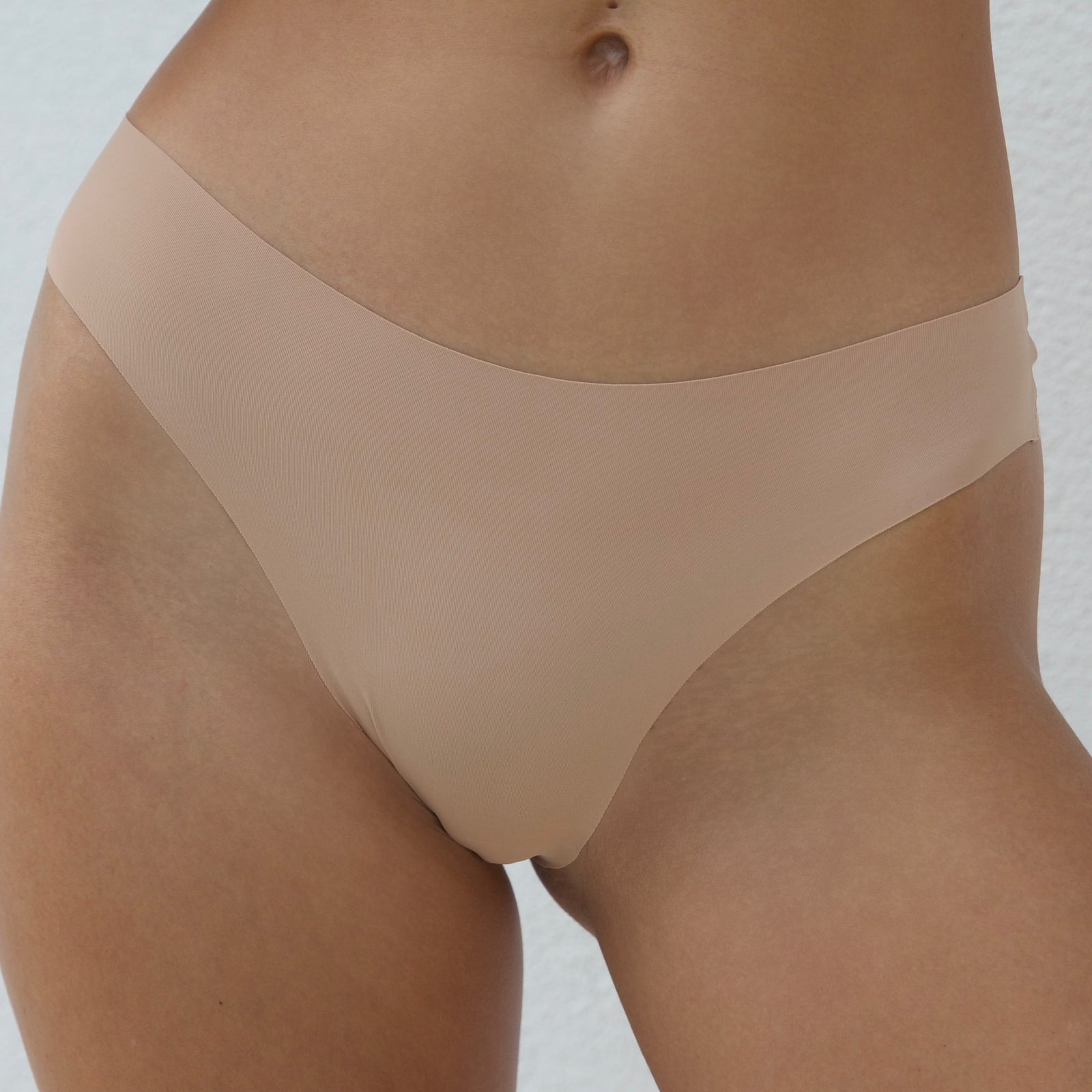 Clétte Malia Seamless Thong in Nue 
